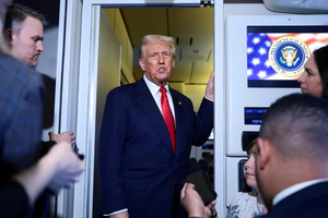 Tuyên bố mới nhất của ông Trump về con chip AI mạnh nhất thế giới, Trung Quốc mất ‘cơ hội vàng’