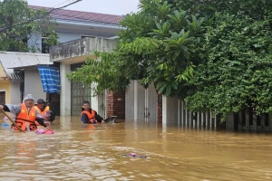 Thông tin mới về mưa lũ miền Trung; miền Bắc hôm nay đỉnh điểm mưa rét