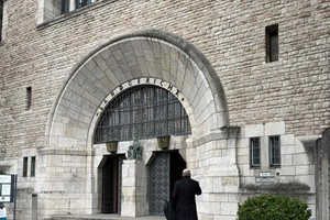 Xét xử khẩn cấp vụ Vingroup kiện Lê Trung Khoa vì hành vi vu khống, phỉ báng