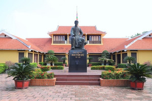 Đại thi hào duy nhất Việt Nam từng được UNESCO vinh danh, là tác giả của tập thơ xác lập 28 kỷ lục