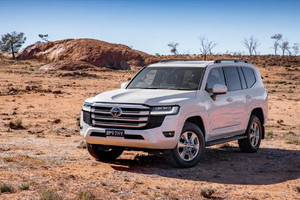 Động cơ V8 900 mã lực có thể biến Toyota Land Cruiser thành siêu xe đường trường