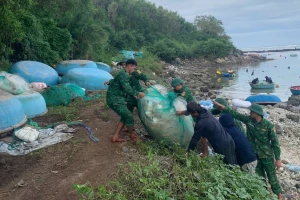 Mưa lũ ở Quảng Ngãi khiến 11 người thương vong, thiệt hại trên 1.900 tỷ đồng