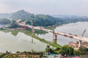 Chính thức hợp long cây cầu dài nhất tuyến cao tốc Tuyên Quang - Hà Giang, rút ngắn kết nối từ 4 giờ còn chưa đầy 1 giờ