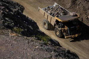 Thỏa thuận đất hiếm chưa ráo mực, Trung Quốc đã 'giáng đòn' khoáng sản mới vào Mỹ