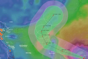 Cơn bão khổng lồ Fung-Wong vào Biển Đông sáng 10/11, hoạt động trái quy luật