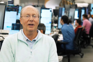 Cụ ông 69 tuổi tặng 2.600 tỷ đồng cho trường đại học, chỉ yêu cầu một điều duy nhất