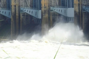 Hồ thủy điện lớn nhất miền Nam xả lũ tăng gấp 3 lần, cảnh báo ngập úng