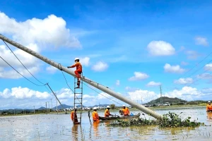 Hơn 80% người dân đã được cấp điện sau bão số 13