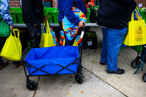 Ông Trump ra lệnh cắt trợ cấp thực phẩm, 42 triệu người Mỹ có nguy cơ thiếu ăn