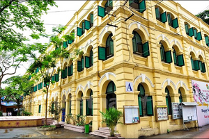 Ngôi trường cấp 3 danh giá bậc nhất Thủ đô: Đào tạo ra nhiều nhân tài, cựu học sinh toàn chính khách, Giáo sư, nghệ sĩ lừng danh