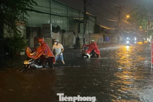 TPHCM chuyển lạnh, sắp đón đợt mưa lớn diện rộng