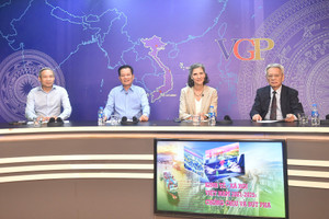 TỔNG THUẬT: Tọa đàm “Kinh tế-xã hội Việt Nam 2021-2025: Chống chịu và bứt phá”