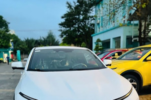 VinFast VF 6 Plus Limited 'chuẩn Mỹ' được chào bán: Thêm trang bị giá không tăng một đồng, giới hạn 1.000 chiếc tại Việt Nam