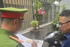 Từ 1/12, người mua bán xe không làm thủ tục đúng hạn có thể bị phạt đến 12 triệu đồng