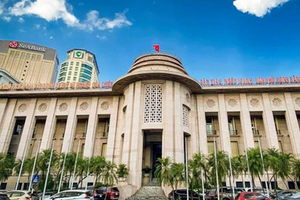 Ngân hàng Nhà nước bơm lượng lớn thanh khoản, vì sao lãi suất  liên ngân hàng vẫn trên 6%?