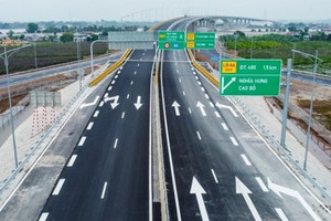 Cao tốc nằm ở cạnh đáy tam giác Đồng bằng sông Hồng sẽ hoàn thành vào năm 2026