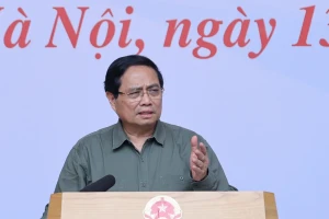 Khẩn trương xây dựng lại 1.900 nhà sập đổ, 67.000 nhà tốc mái cho đồng bào miền Trung