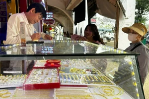 Điều gì đang xảy ra với vàng?