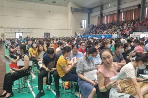 Cách chấm dứt cảnh hàng nghìn người chen chân nộp hồ sơ và 'bốc thăm may rủi' mua NƠXH?