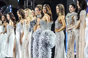 Bên trong 'lò luyện hoa hậu' nổi tiếng thế giới: Vận hành như nhà máy lắp ráp ô tô, chỉ 20/450 người được chọn, sẽ đào tạo miễn phí trong 6 tháng