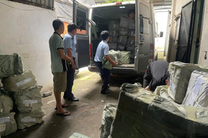 TP.HCM phát hiện 1 tấn kẹo dẻo không nguồn gốc, không nhãn mác được bán tràn lan trên mạng