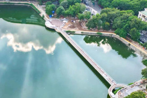Công viên 42.000m2 được mệnh danh là 'hòn ngọc xanh' của Hà Nội, sở hữu cầu đi bộ hình cây đàn tính tẩu độc đáo