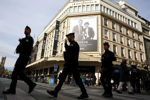 Châu Âu siết gọng kìm, 3.000 doanh nghiệp Trung Quốc lao đao: Chuyện gì xảy ra?