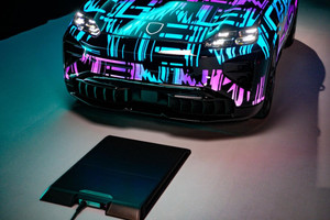 Porsche vượt mặt Tesla mở ra kỷ nguyên mới của sạc ô tô điện: Trình làng công nghệ không dây 11kW, đã có lộ trình thương mại