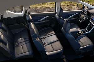 Top 5 xe bán chạy tháng 10: VinFast chiếm trọn 4 suất, chỉ một mẫu xe xăng 'thoát hiểm', bí quyết nằm ở đâu?