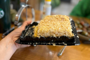 Chiếc bánh 'thị phi' 2.000 người đặt, 1.800 người chê, nhưng vẫn liên tục nhận được đơn đặt hàng