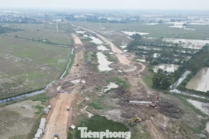 Cận cảnh các đoạn đường song hành Vành đai 4 Hà Nội nguy cơ vỡ tiến độ