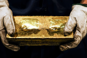 Giá vàng hướng tới kỷ lục chưa từng có trong lịch sử, chuyên gia lên tiếng lý giải