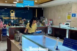 Nhiều tiệm vàng ở TPHCM bỗng dưng… vắng tanh