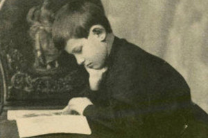 Thần đồng 7 tuổi đỗ Harvard, biết dùng 25 ngôn ngữ nhưng suýt bị đưa vào viện tâm thần, nhận kết cục bi thảm ở tuổi 46