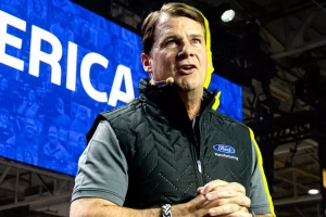 CEO Ford 'tuyệt vọng' vì thiếu 5.000 thợ máy, kỹ thuật viên dù trả lương 120.000 USD/năm gấp đôi mức lương trung bình của ngành