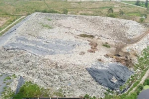 Bao giờ đóng cửa 'núi rác' án ngữ khu du lịch biển ở Thanh Hóa?