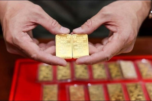 Giá vàng cuối ngày 19/11: Thị trường đảo chiều, vàng trong nước tăng tới 1,7 triệu đồng