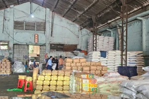 Phát hiện gần 15 tấn đường nhập lậu, không rõ nguồn gốc tại hai cơ sở trên đường Võ Văn Kiệt