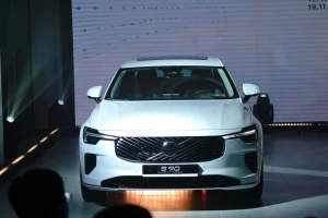 Bộ đôi Volvo S90, XC60 2025 trình làng bản nâng cấp, chi tiết nào cũng 'đắt giá': Thêm màn hình 11,2 inch, treo khí nén, công nghệ an toàn cao cấp