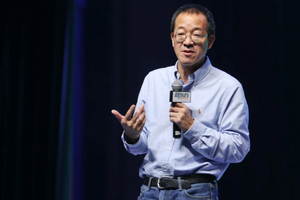 Thầy giáo tiếng Anh sở hữu khối tài sản 44.000 tỷ đồng, bố mẹ làm nông không biết chữ