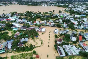 Từ đợt mưa lũ lịch sử miền Trung đến những bài học trong chống ngập lụt tại các quốc gia trên thế giới