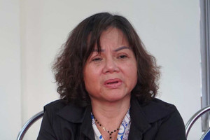 Khởi tố ông bà nội bạo hành dã man cháu gái 13 tuổi