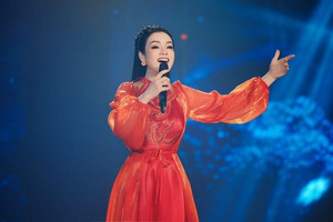 Nữ ca sĩ duy nhất được công nhận Phó Giáo sư năm 2025, từng là Tiến sĩ âm nhạc trẻ nhất Việt Nam