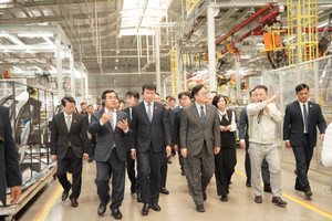 Chủ tịch Quốc hội Hàn Quốc trực tiếp thăm tổ hợp ô tô công suất 180.000 xe/năm tại Việt Nam
