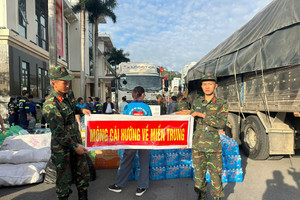 Hà Nội, Quảng Ninh, TP. Hồ Chí Minh đồng lòng hướng về miền Trung