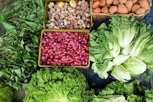 Giá rau xanh tiếp tục lên đồng, tiểu thương Hà Nội tố thực trạng trục lợi đang diễn ra