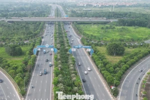 Từ 25/11, cấm xe tải, xe khách lưu thông ở làn 1 trục Nhật Tân - Nội Bài