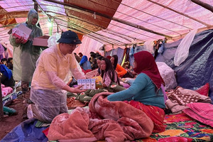 Tập đoàn của ông Phạm Nhật Vượng đề nghị hỗ trợ khẩn cấp thêm 500 tỷ đồng cho người dân vùng lũ