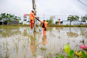 Hơn 95% khách hàng tại miền Trung đã được cấp điện trở lại sau đợt mưa lũ