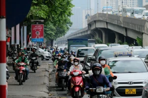 Hà Nội: Những ai sẽ được hỗ trợ 20 triệu để chuyển từ xe xăng sang xe máy điện?